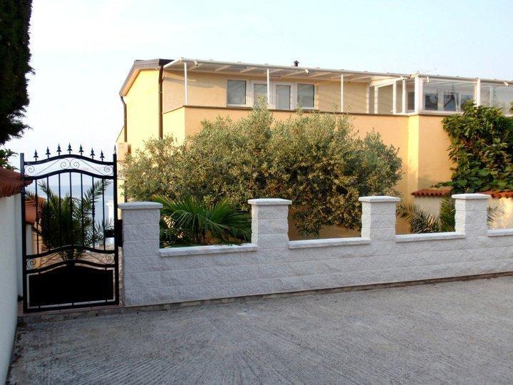Apartments Salvore Crveni Vrh Rom bilde